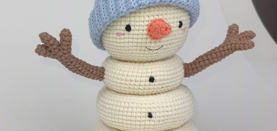 Amigurumi stacking toy